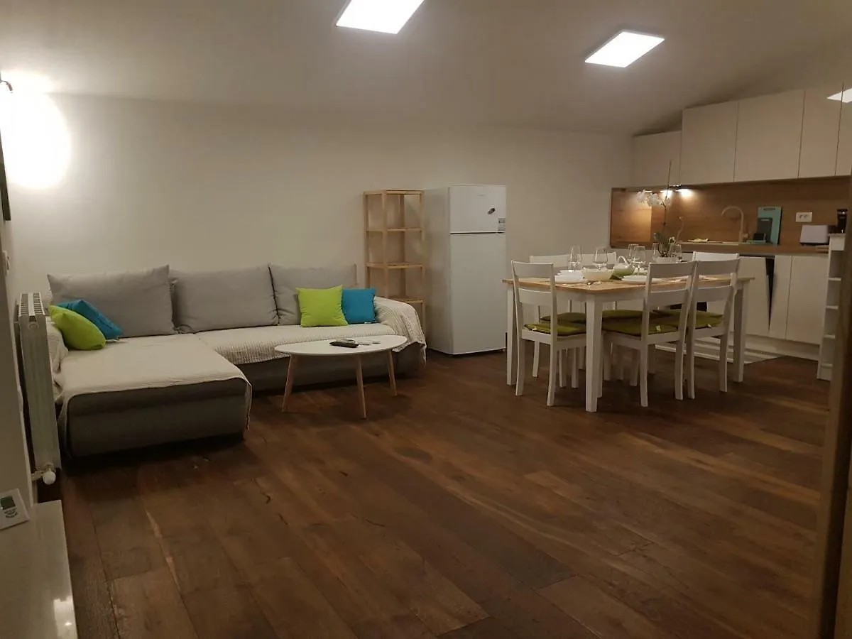 Miran Odmor U Srcu Pule! Apartman Iva 60M2. Pula Kroatien